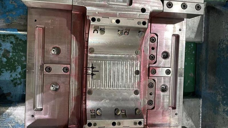 双色模具厂技术标准解析：如何确保模具品质与效率