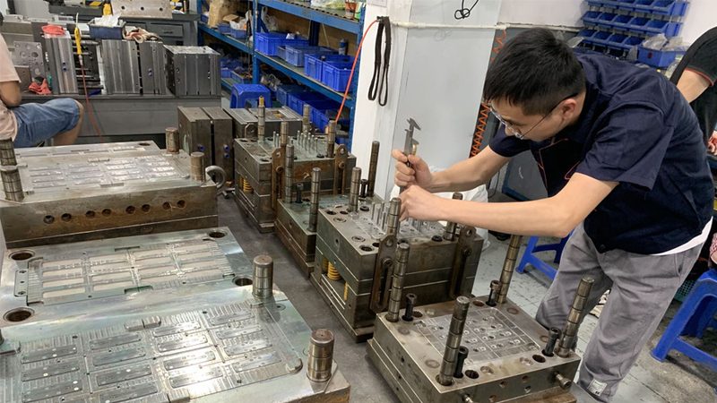 苏州模具导柱导套：揭秘精密模具的关键部件**