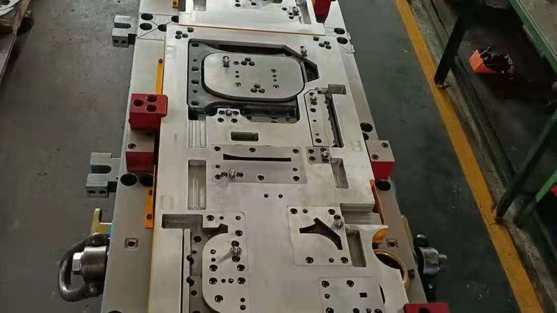 东莞级进模与连续模：两种模具的差异化解析**