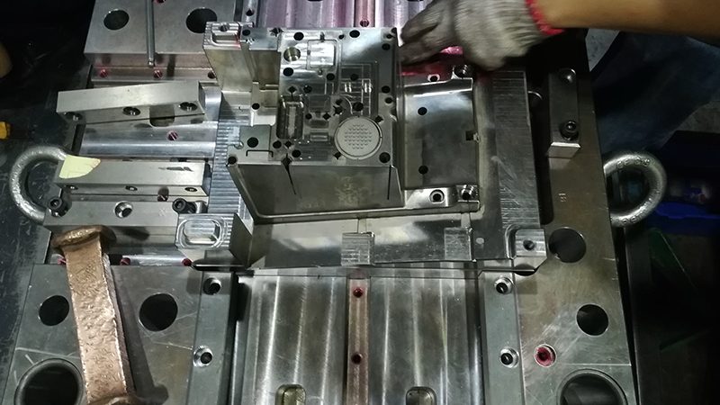 东莞五金模具：揭秘精密制造背后的秘密**