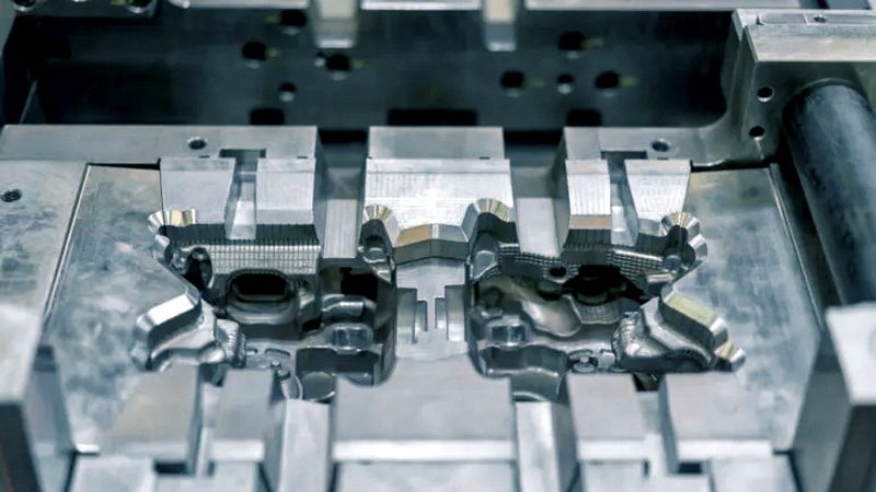 汽车吹塑模具定制：揭秘其关键工艺与选型要点